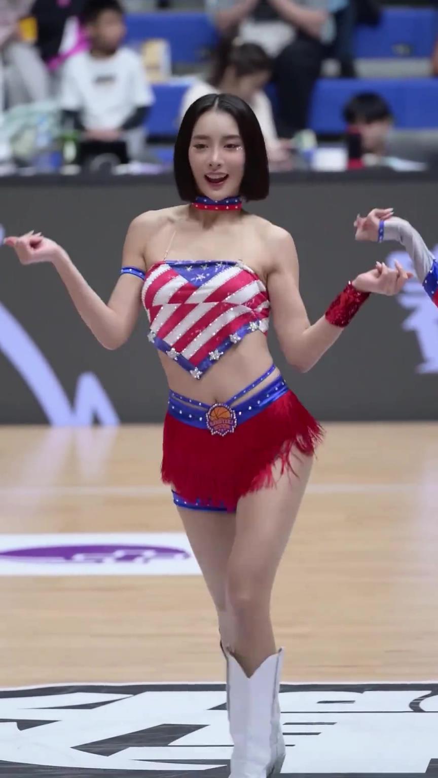 太離譜了 ！幾乎是完美女人！